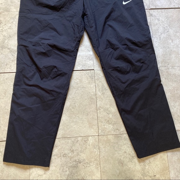 Nike Dri-Fit Black Men's Woven Runninng Reflective Pants AJ3639-010 - Picture 4 of 10